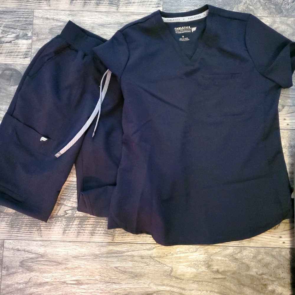 Fabletics Scrub Set: Black